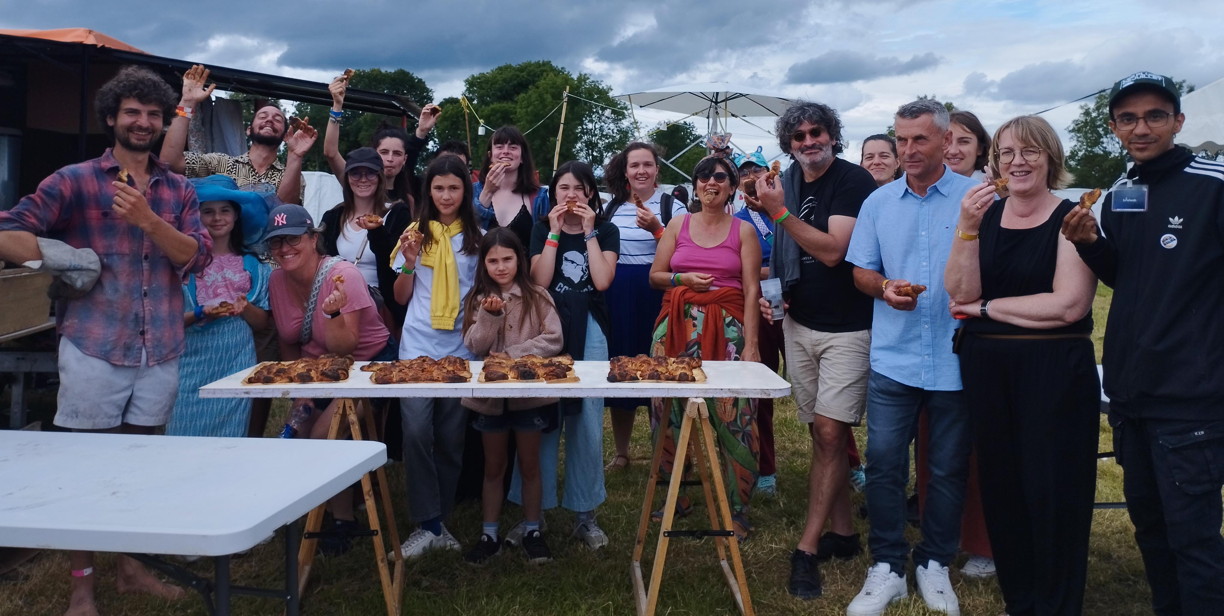 Atelier viennoiserie dans un festival